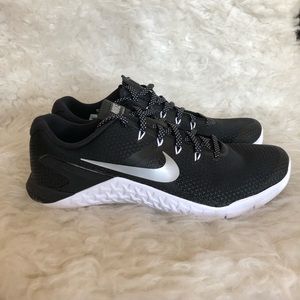 Nike Metcon 4 women’s size 11 men’s size 9.5
